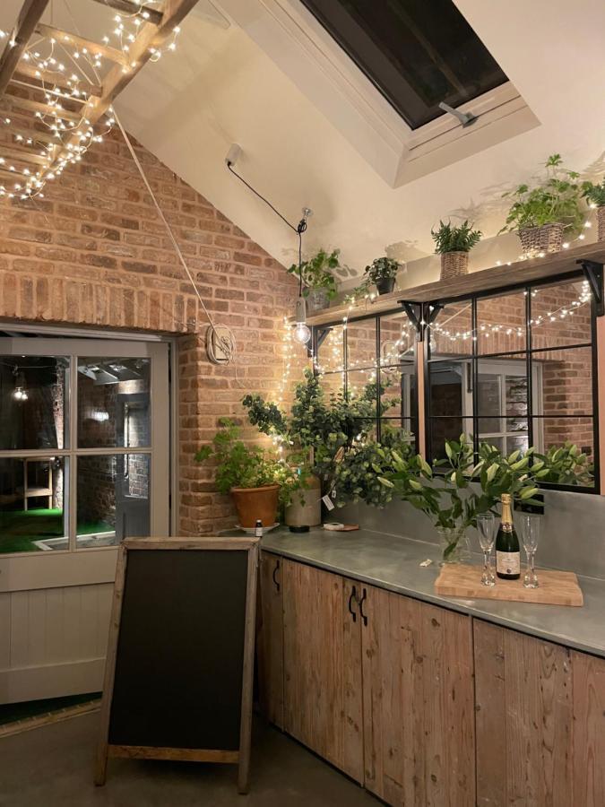 The Walled Garden At Cheshire Boutique Bathhouse 南特威奇 外观 照片