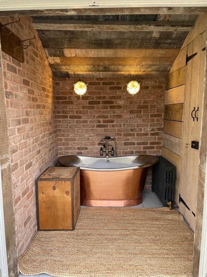 The Walled Garden At Cheshire Boutique Bathhouse 南特威奇 外观 照片