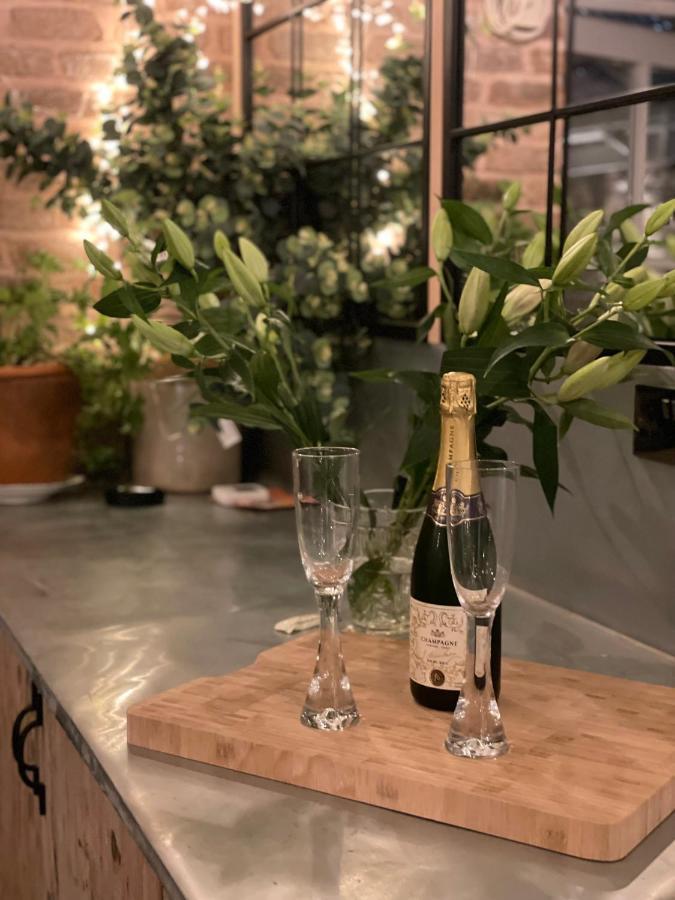 The Walled Garden At Cheshire Boutique Bathhouse 南特威奇 外观 照片