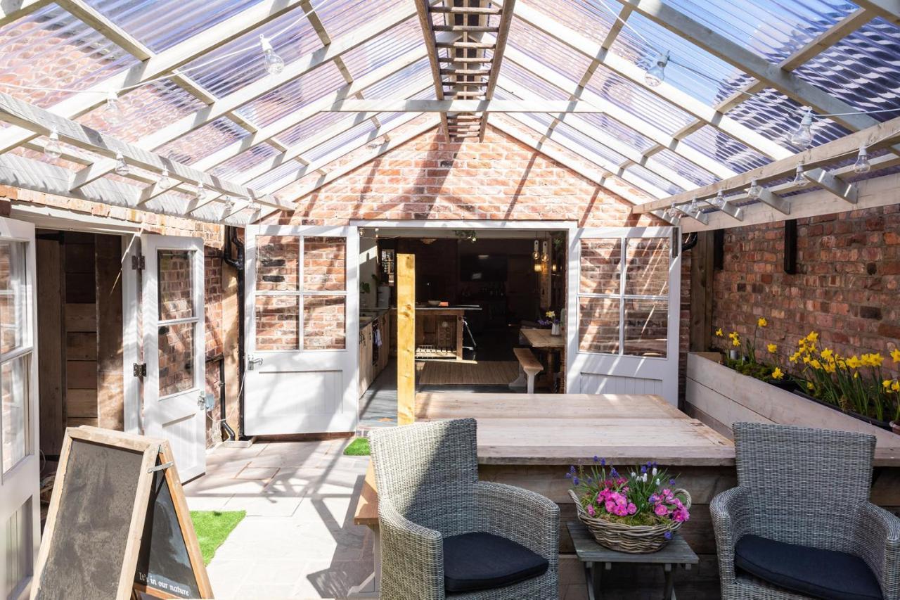 The Walled Garden At Cheshire Boutique Bathhouse 南特威奇 外观 照片