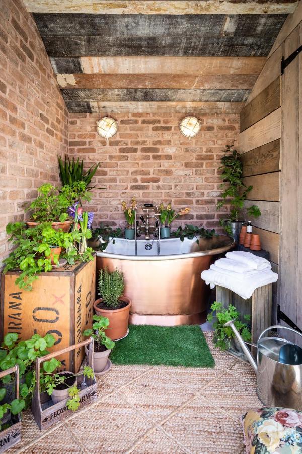 The Walled Garden At Cheshire Boutique Bathhouse 南特威奇 外观 照片