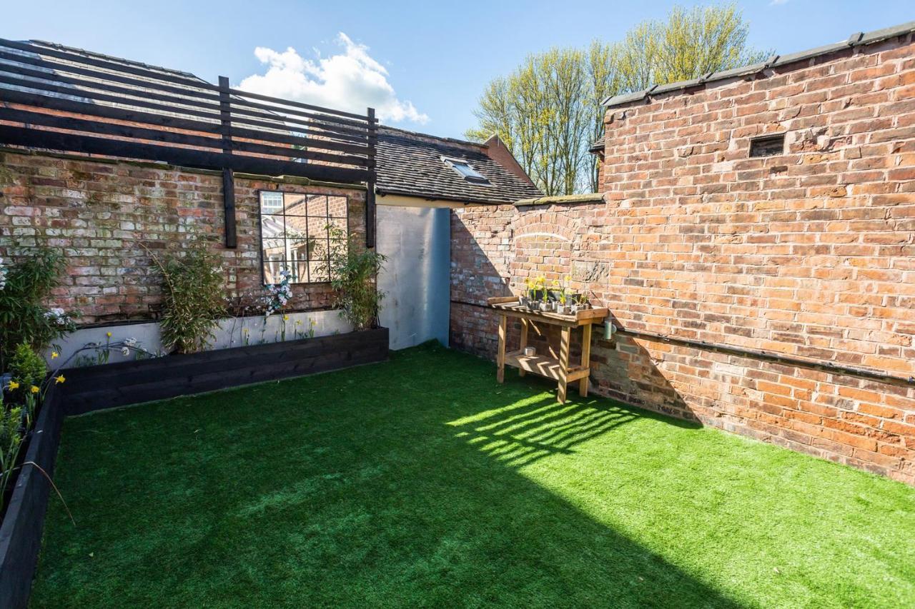 The Walled Garden At Cheshire Boutique Bathhouse 南特威奇 外观 照片